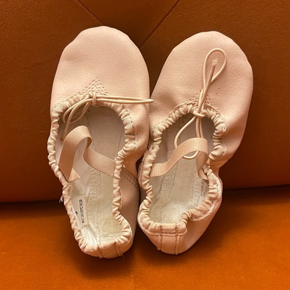 Ballet Shoes, Pink Leather Ballet Shoes, Toddler Size 9 - Picture 5 of 7